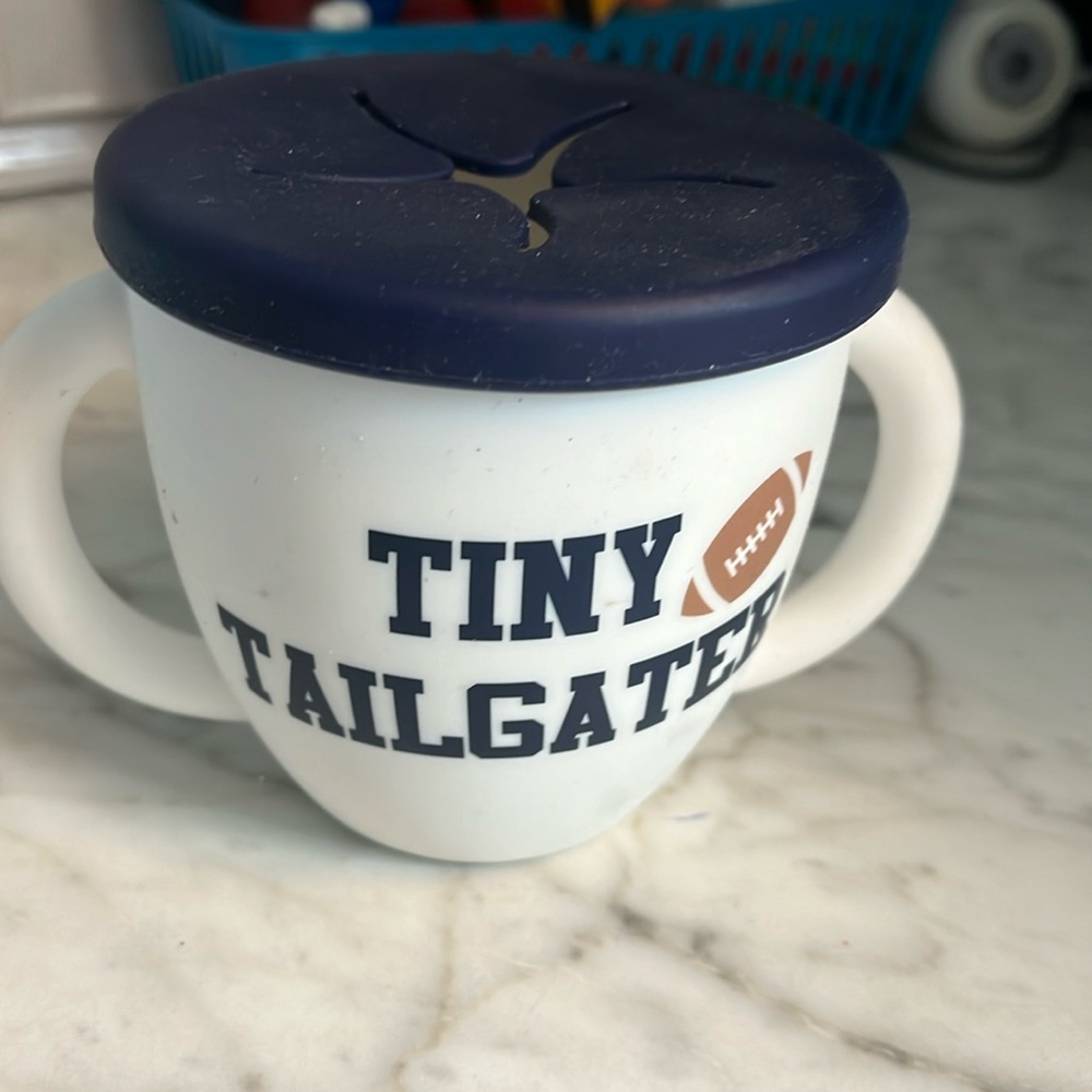 Toddler tiny tailgater snack cup